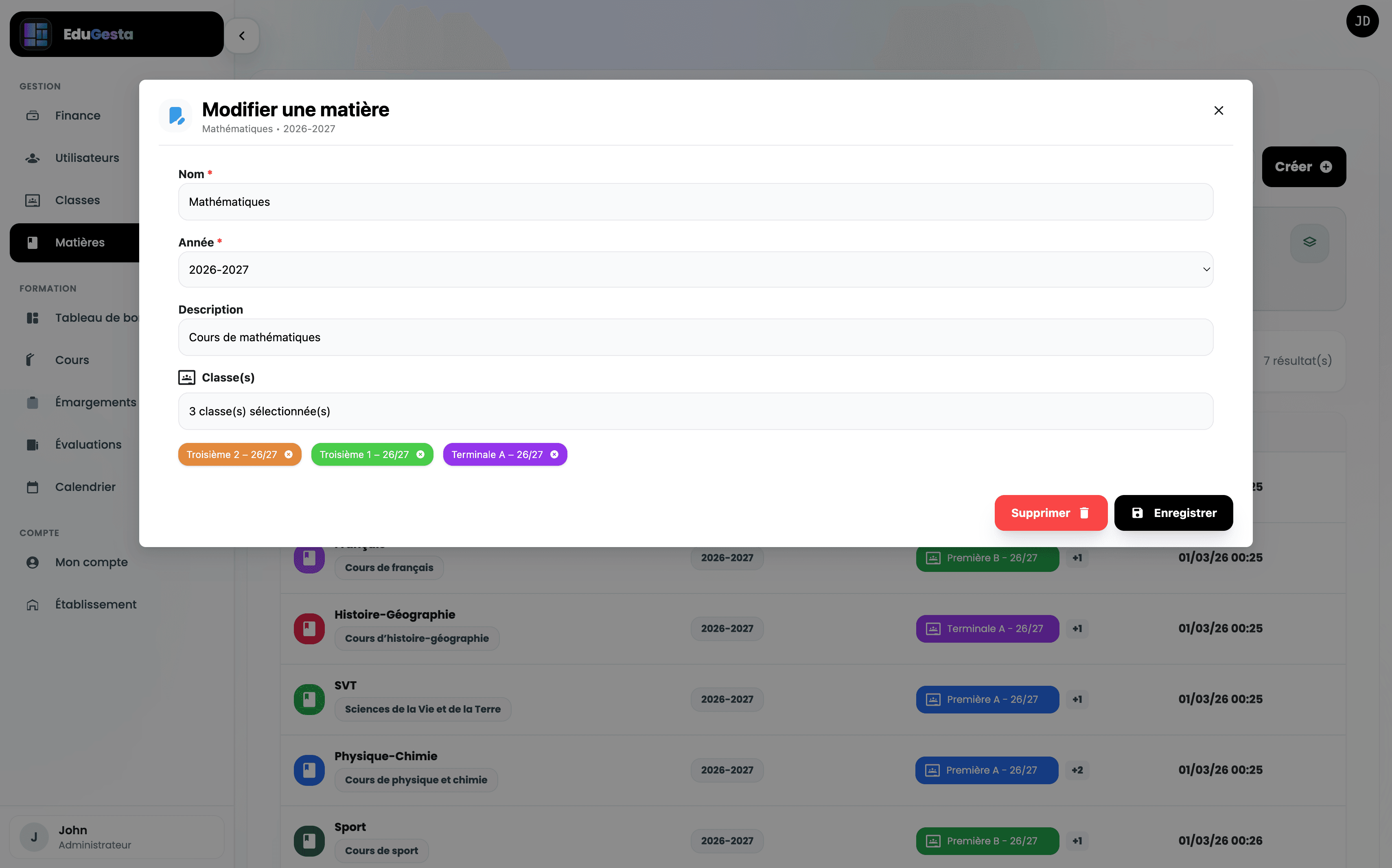 Aperçu du tableau de bord du CRM pour écoles